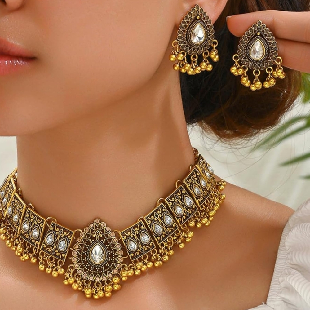 Bollywood jewelry set (Necklace and earrings)